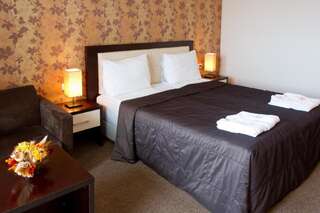 Отель Saint Ivan Rilski Hotel & Apartments Банско Двухместный номер с 1 кроватью или 2 отдельными кроватями-13